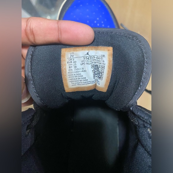 Size 7 Mens Nike Jordan 1 Mid Black Hyper Royal Tumbled Leather 554724-077 - Picture 13 of 14